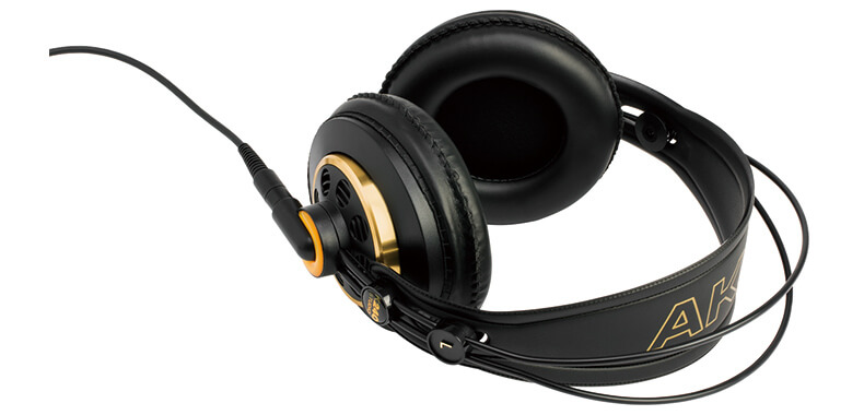 k240 studio monitor headphone